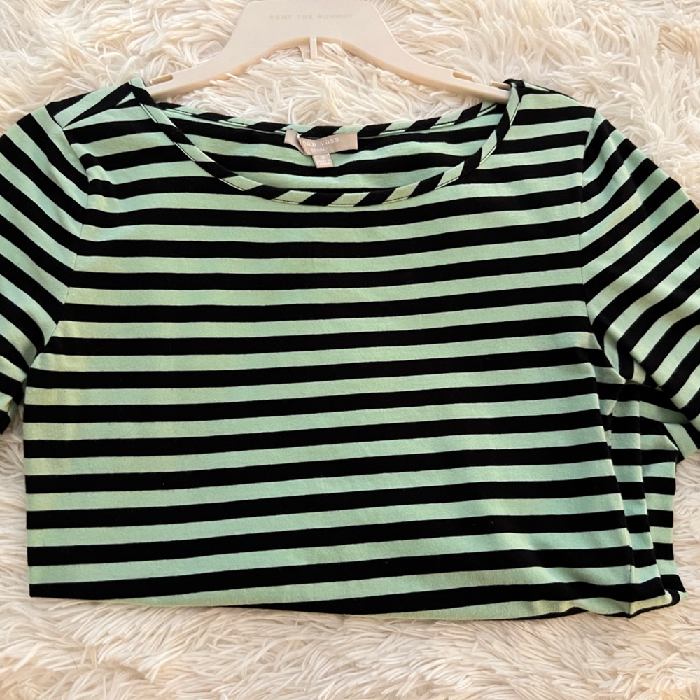 Soft fitted scoop neck tee